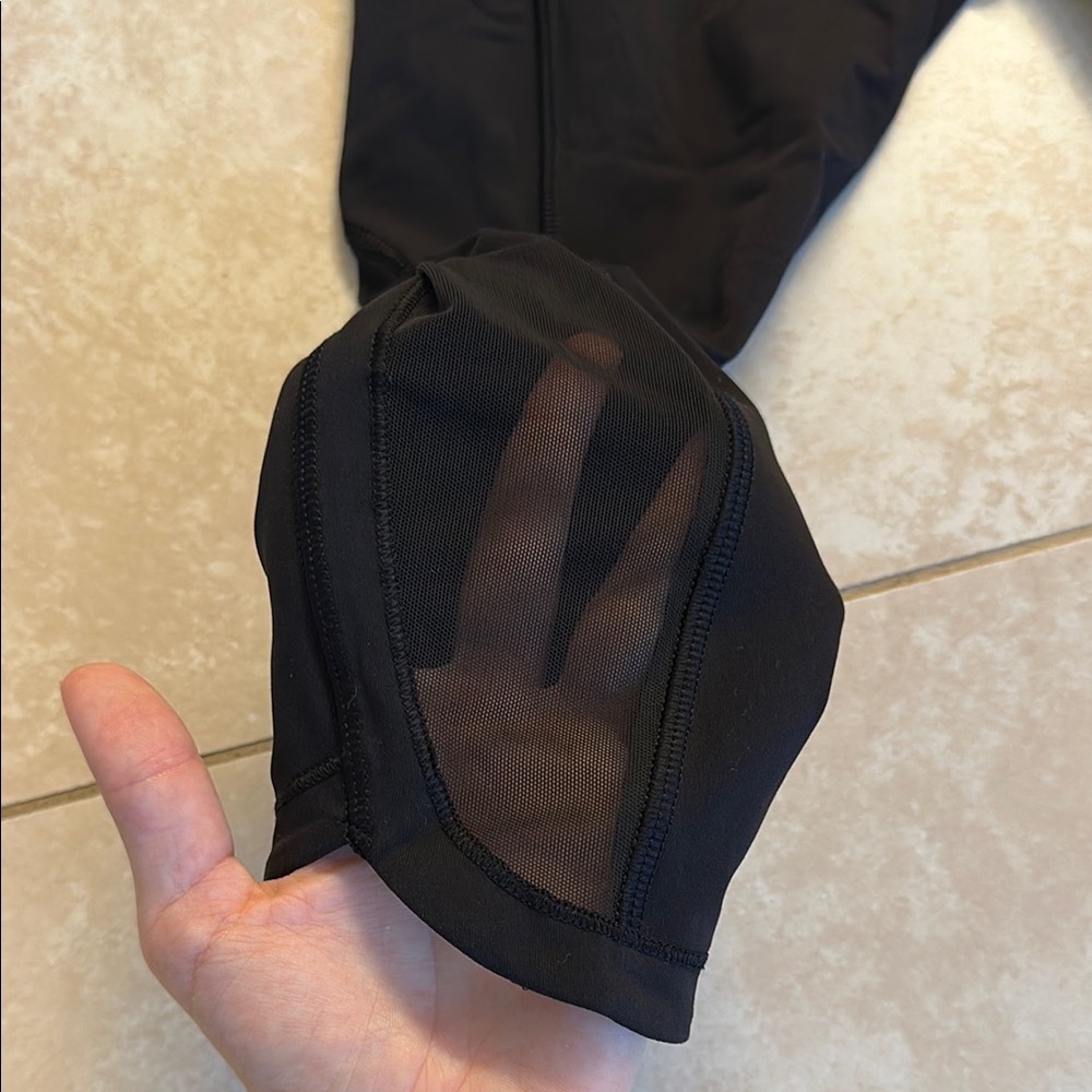 Lululemon Black Cropped Leggings - Picture 3 of 3